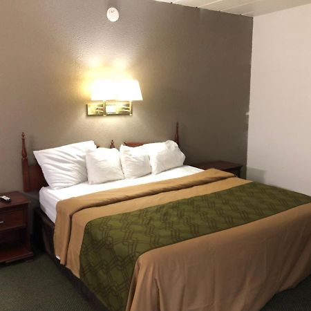 Econo Lodge Wisconsin Rapids Ngoại thất bức ảnh