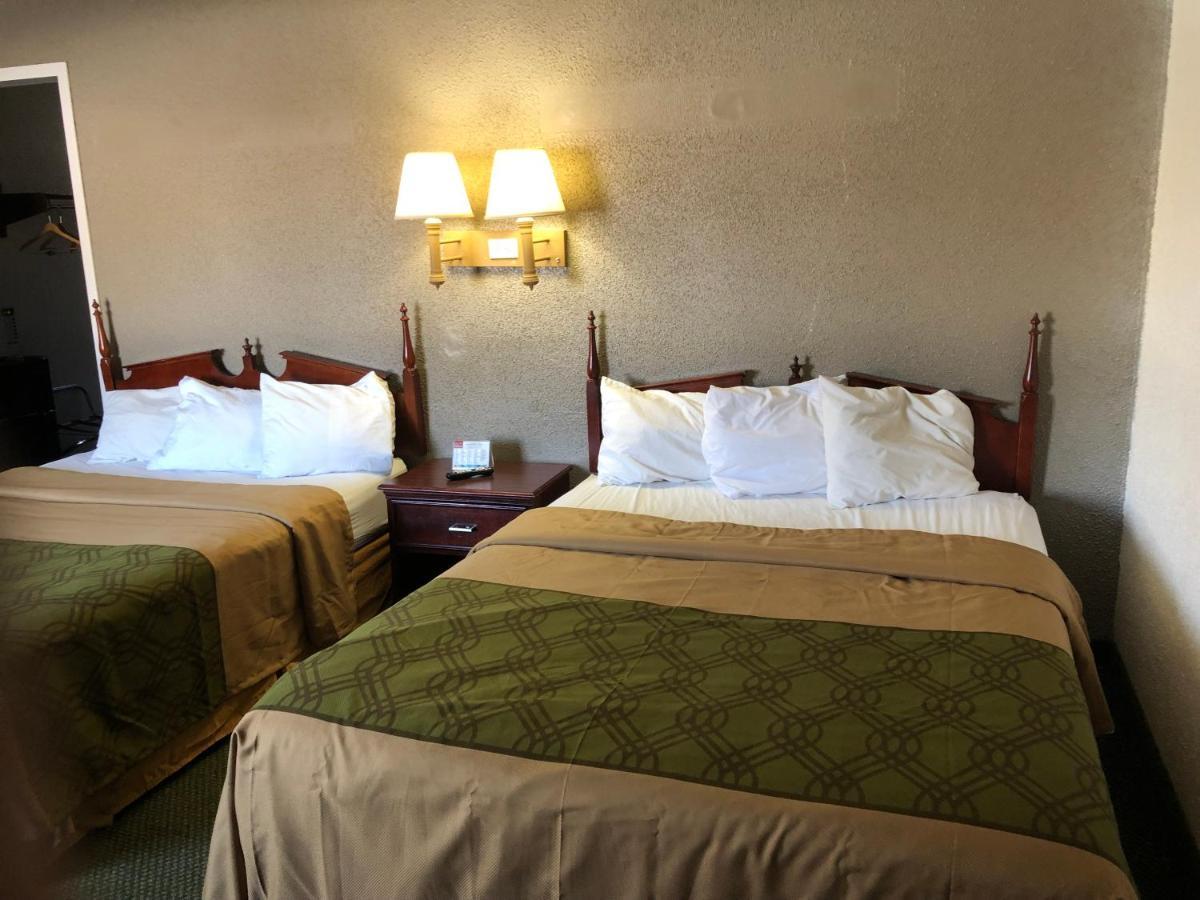 Econo Lodge Wisconsin Rapids Ngoại thất bức ảnh