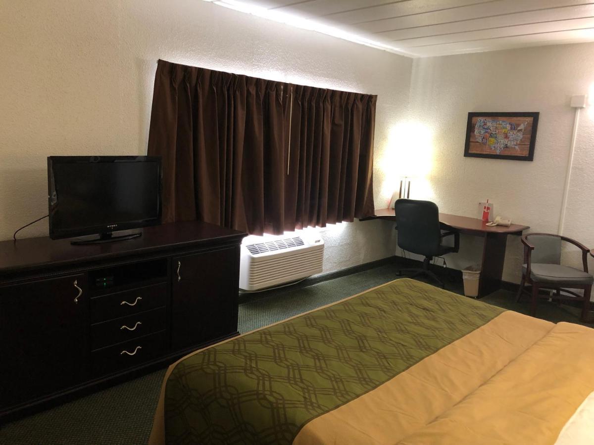 Econo Lodge Wisconsin Rapids Ngoại thất bức ảnh