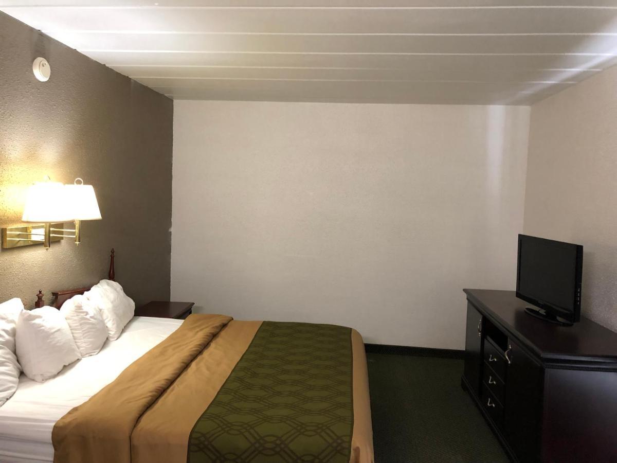 Econo Lodge Wisconsin Rapids Ngoại thất bức ảnh