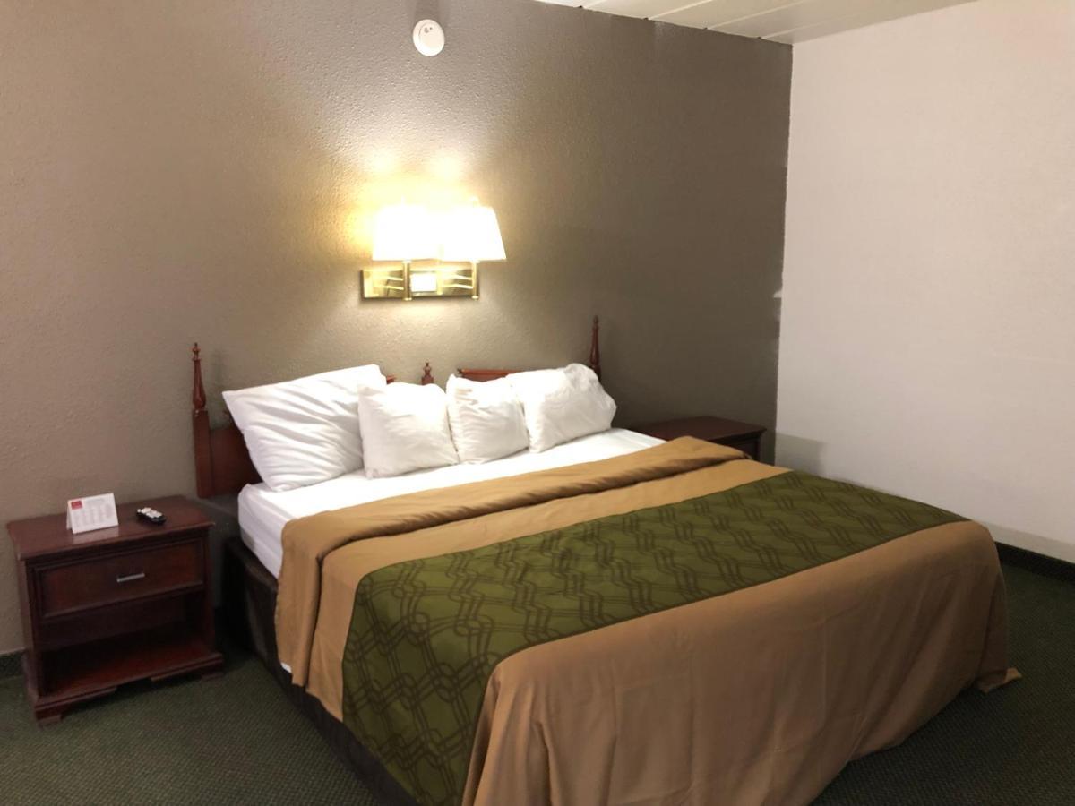 Econo Lodge Wisconsin Rapids Ngoại thất bức ảnh