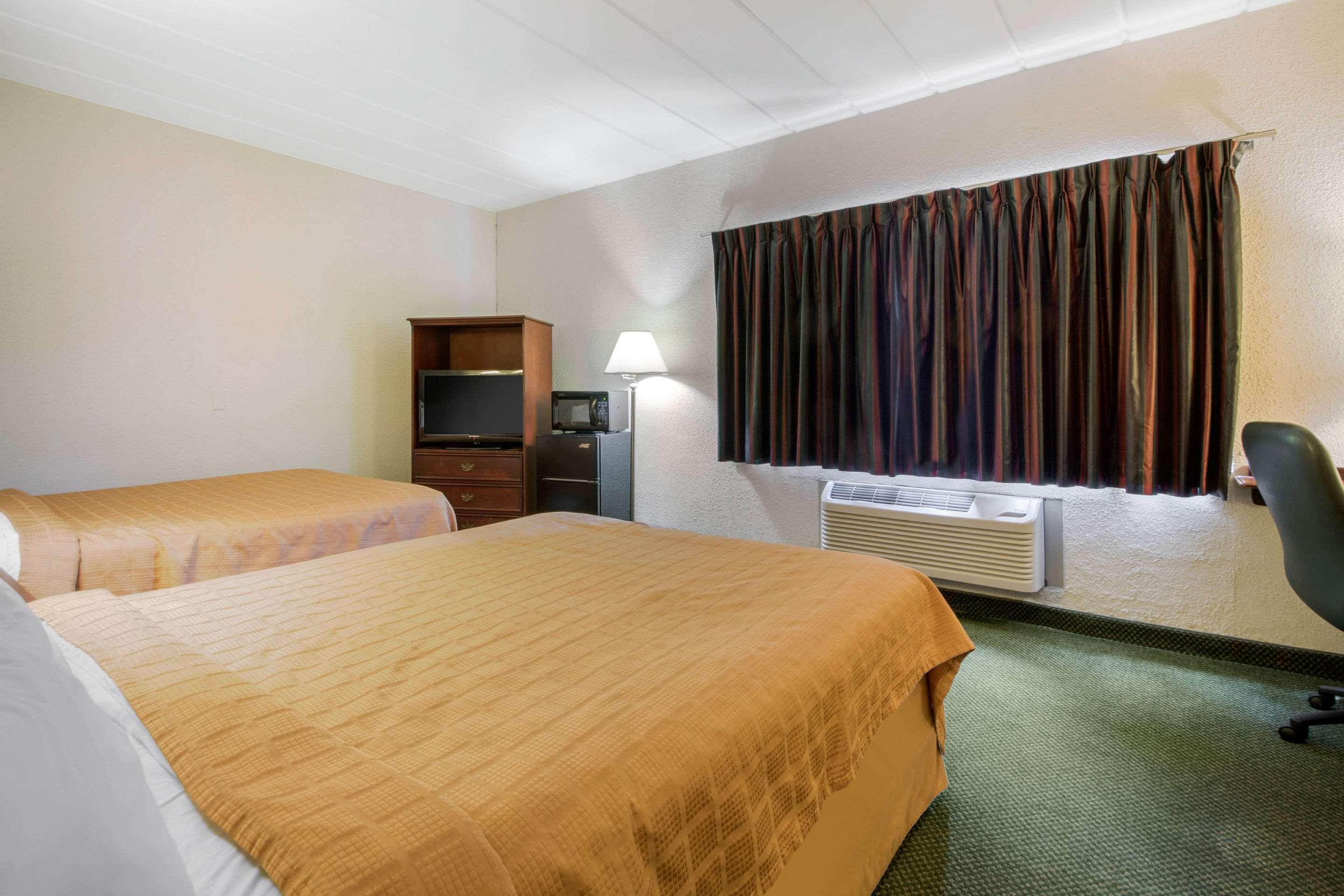 Econo Lodge Wisconsin Rapids Ngoại thất bức ảnh