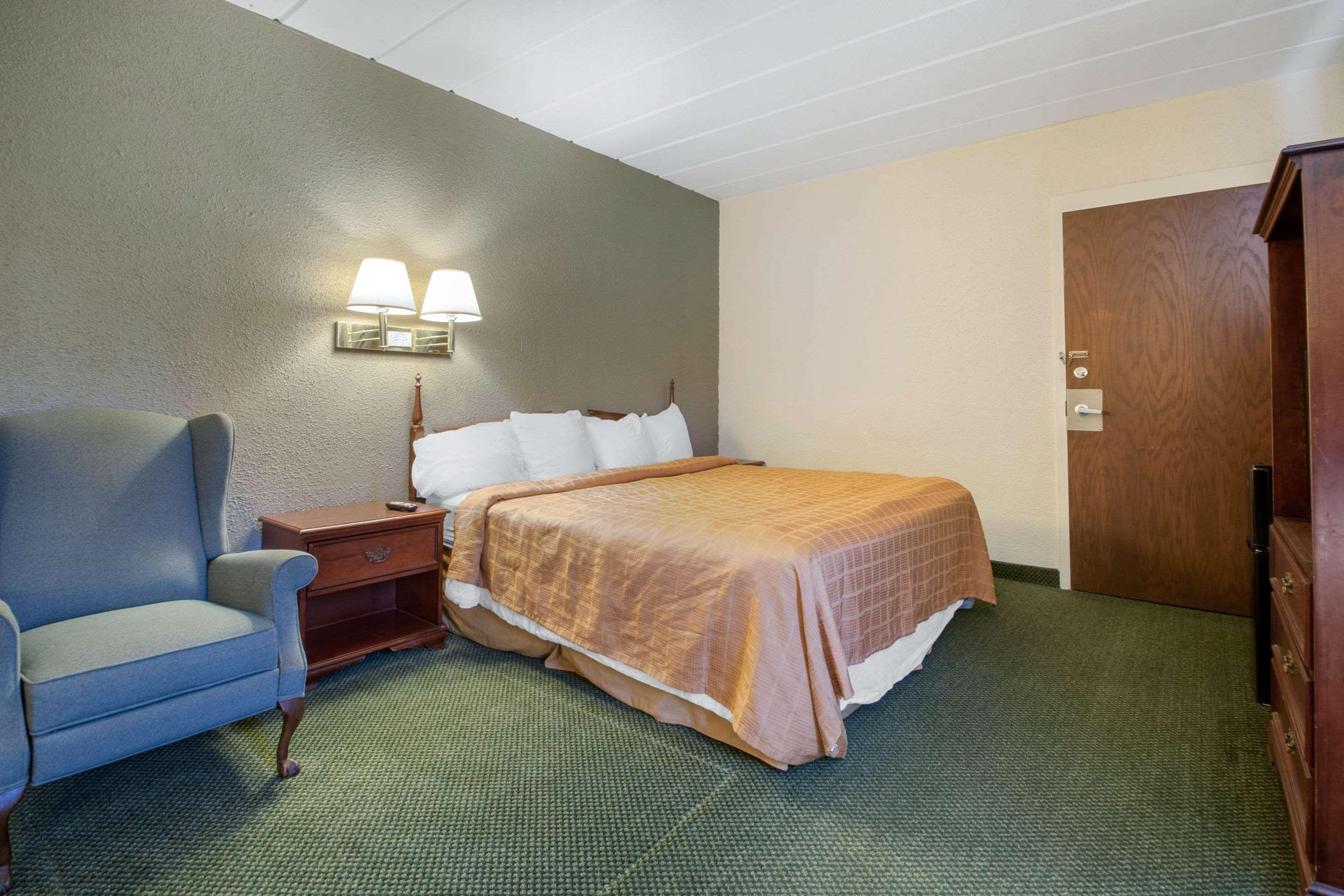 Econo Lodge Wisconsin Rapids Ngoại thất bức ảnh