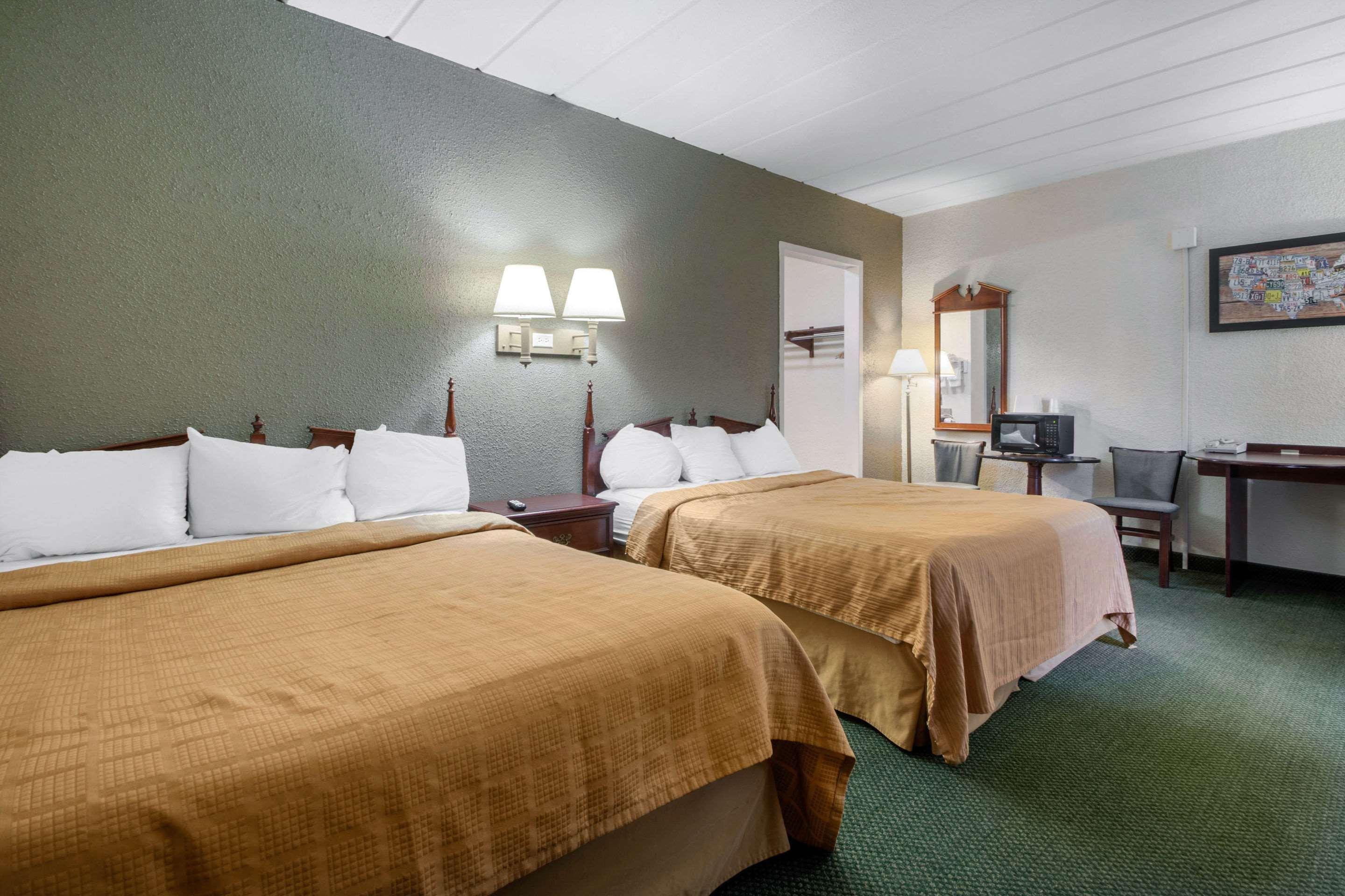 Econo Lodge Wisconsin Rapids Ngoại thất bức ảnh
