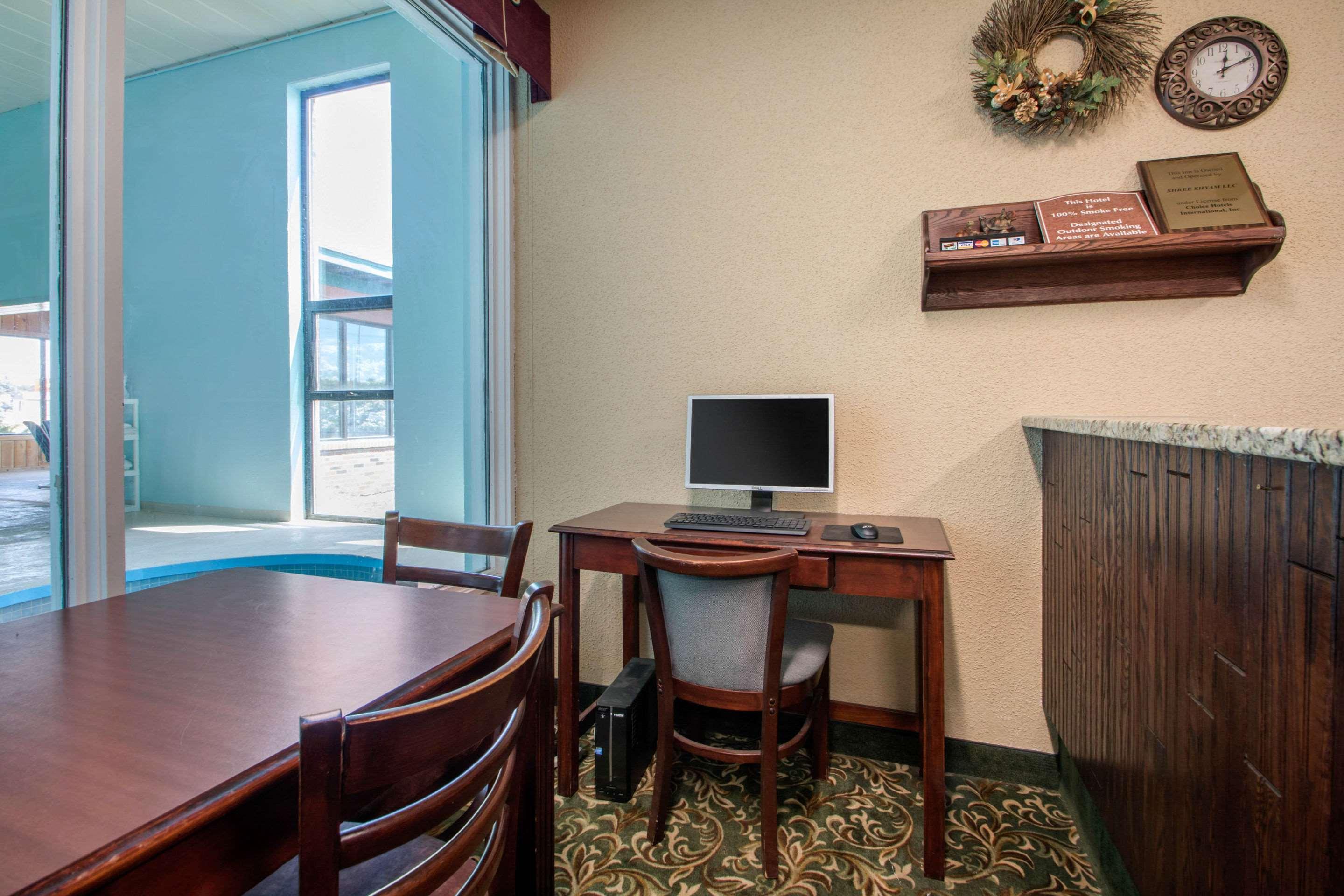 Econo Lodge Wisconsin Rapids Ngoại thất bức ảnh