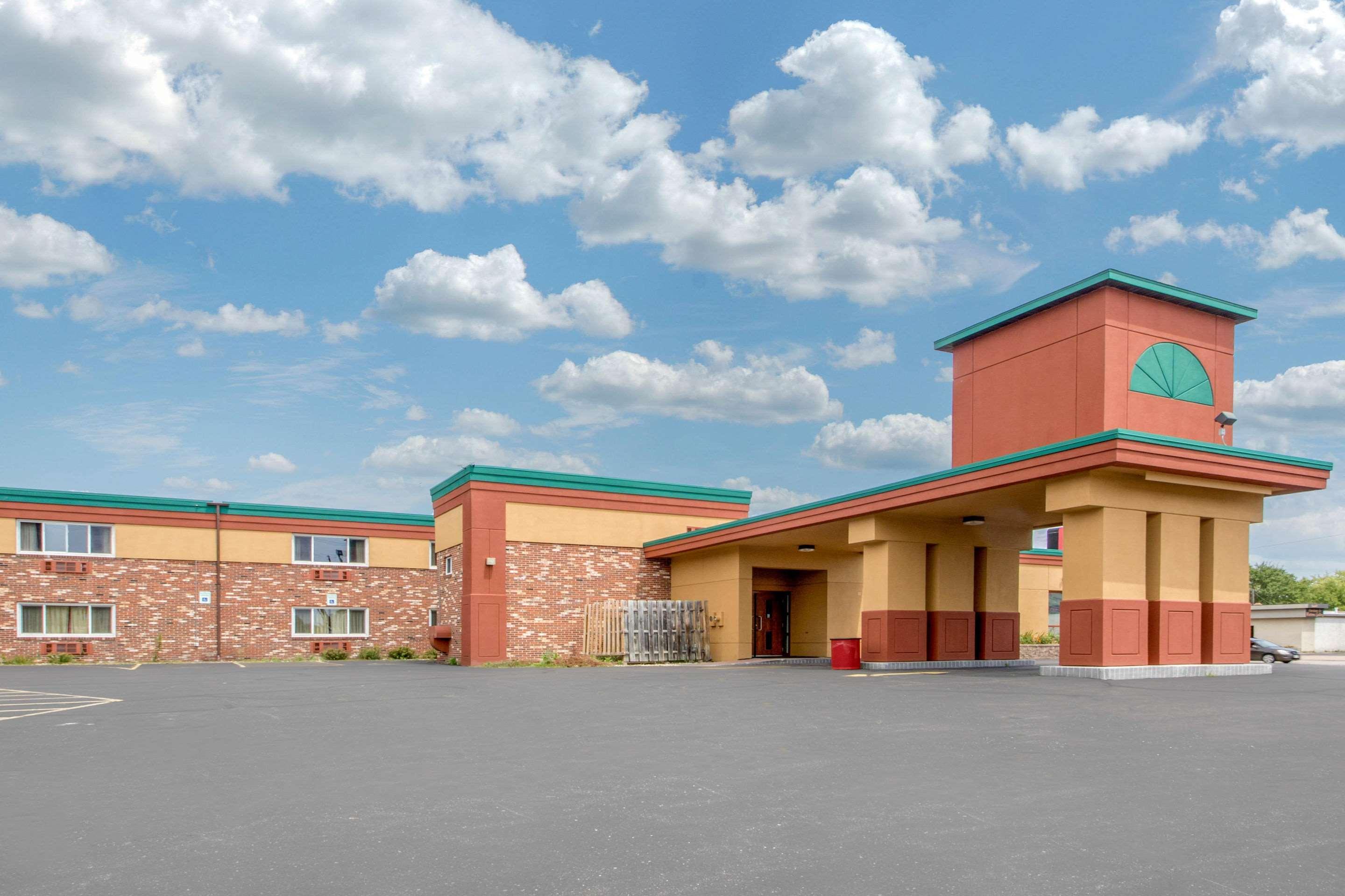Econo Lodge Wisconsin Rapids Ngoại thất bức ảnh