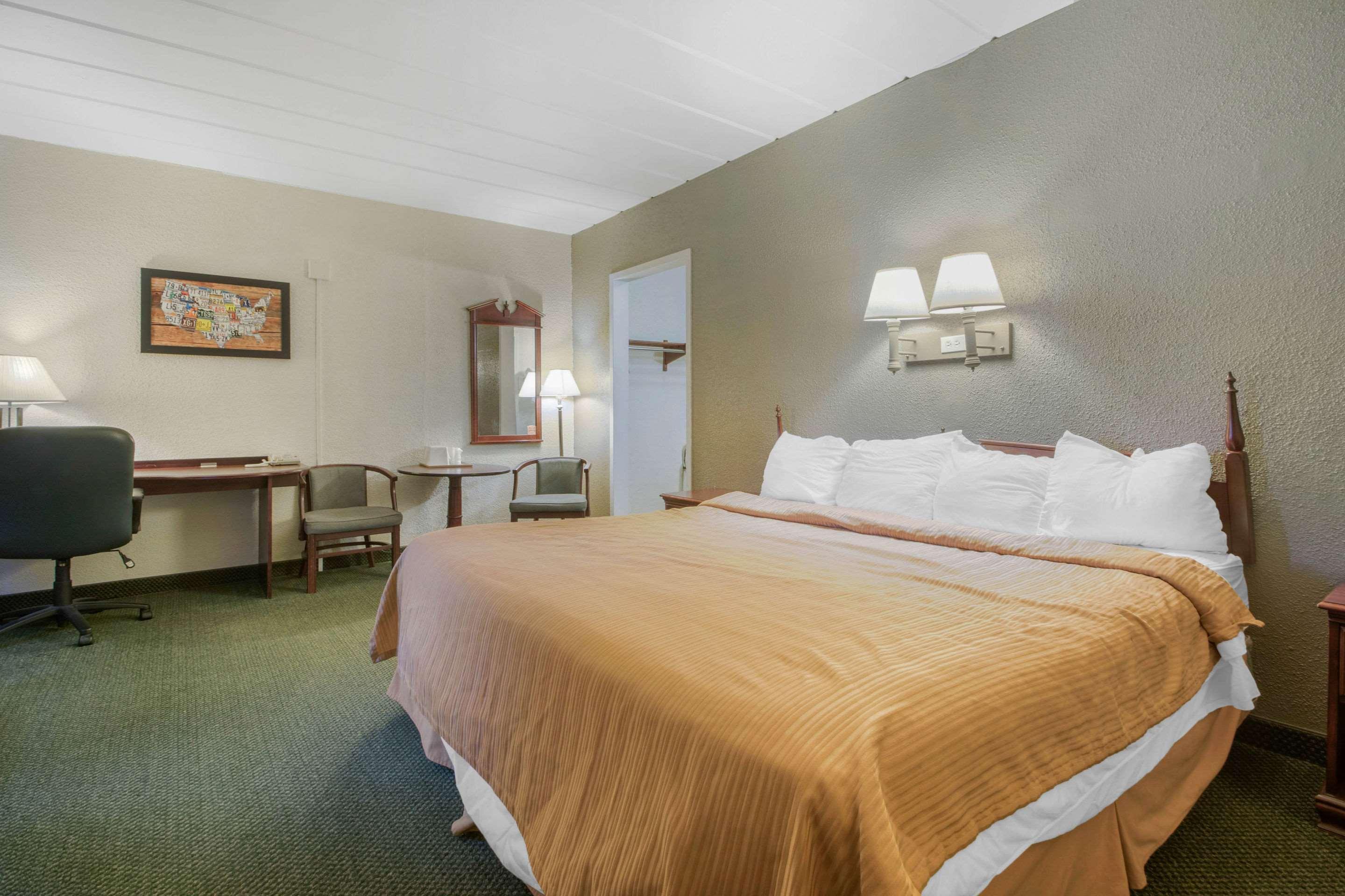Econo Lodge Wisconsin Rapids Ngoại thất bức ảnh