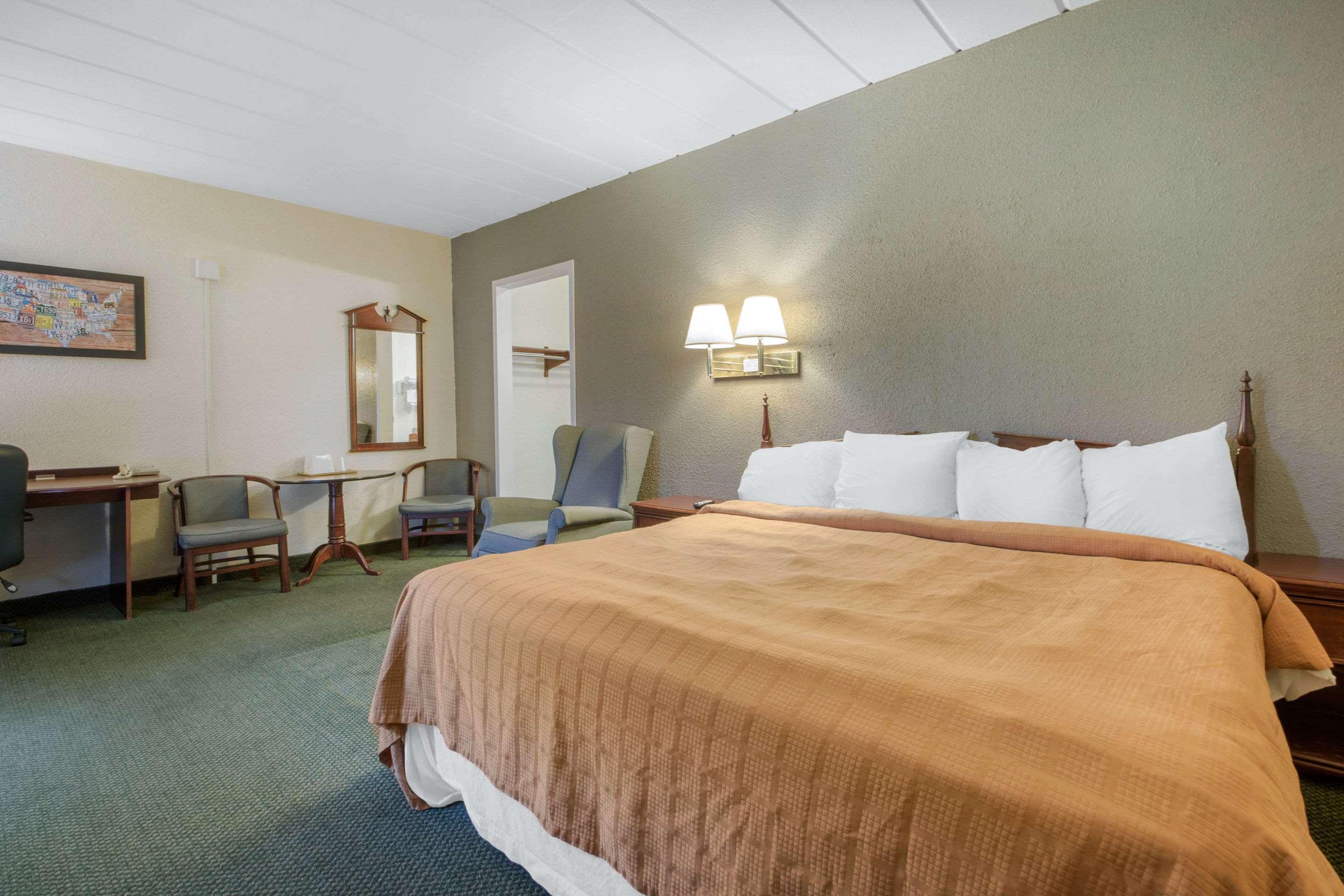 Econo Lodge Wisconsin Rapids Ngoại thất bức ảnh