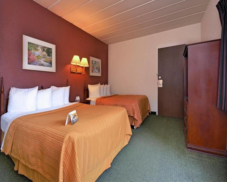 Econo Lodge Wisconsin Rapids Ngoại thất bức ảnh