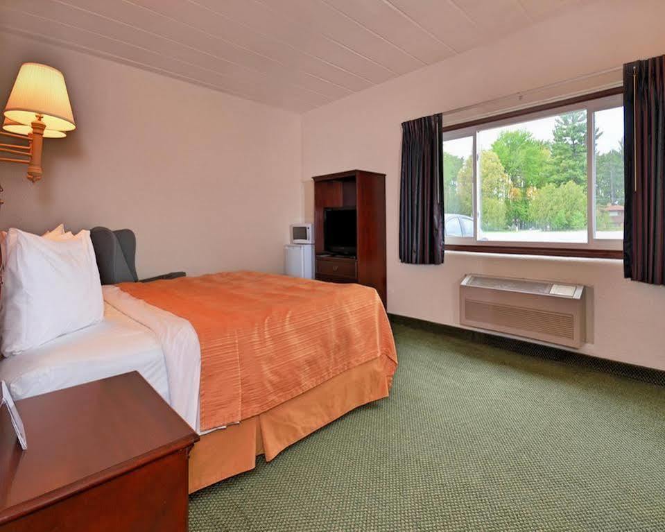 Econo Lodge Wisconsin Rapids Ngoại thất bức ảnh