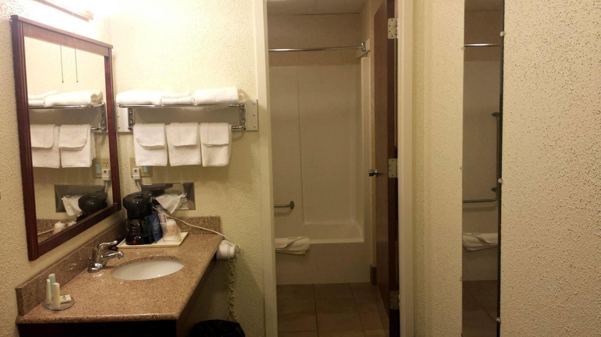 Econo Lodge Wisconsin Rapids Ngoại thất bức ảnh