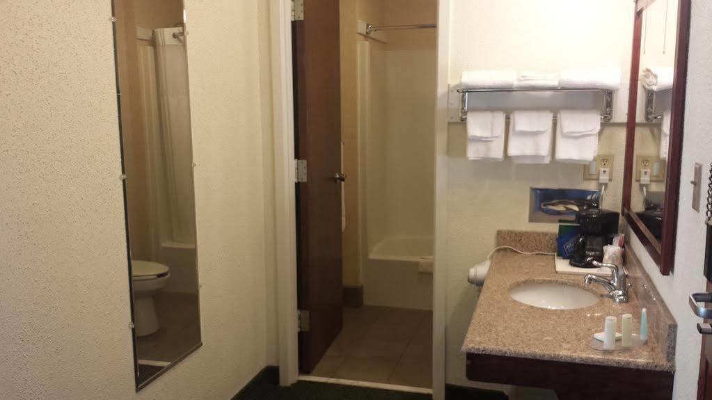Econo Lodge Wisconsin Rapids Ngoại thất bức ảnh